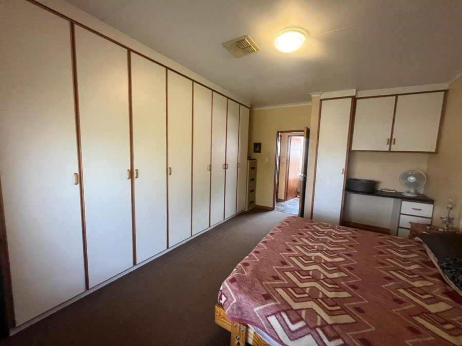 5 Bedroom Property for Sale in Upington Northern Cape